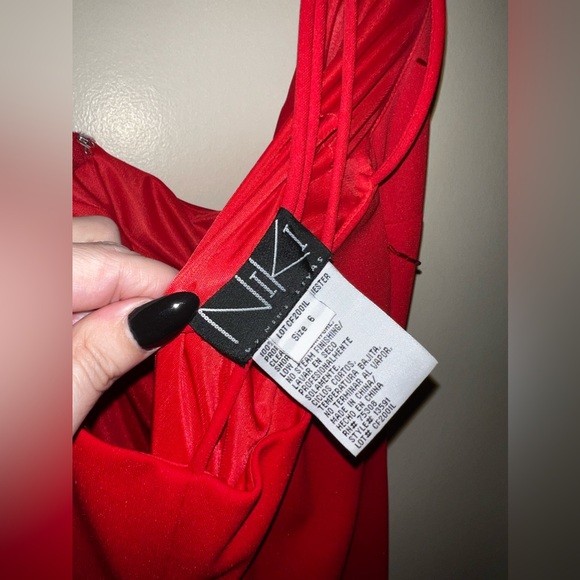 Niki Lavis One Shoulder Red Beaded Gown - Picture 7 of 14